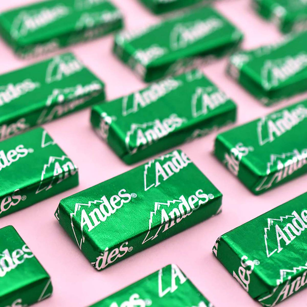 Andes Creme De Menthe Thin Mints - 2.5 Pounds of Bulk After Dinner Mints - Rectangular Chocolate Sandwich Mint Candies - 40 Oz Tub, 240 Count