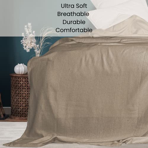 Cotton Clinic Waffle Bed Blanket 100% Cotton - All Season Blanket - Soft Breathable Lightweight - Perfect Blanket Layer for Couch Bed Sofa - Cozy Warm Queen Size Bed Blanket White
